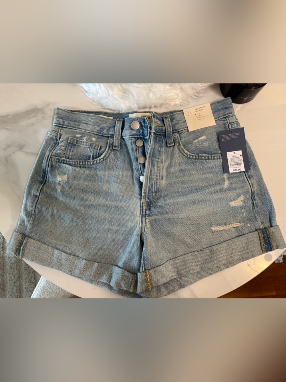 Women's Mid-Rise 90s Baggy Cuff
Denim Shorts 3.75" - Light Wash 2